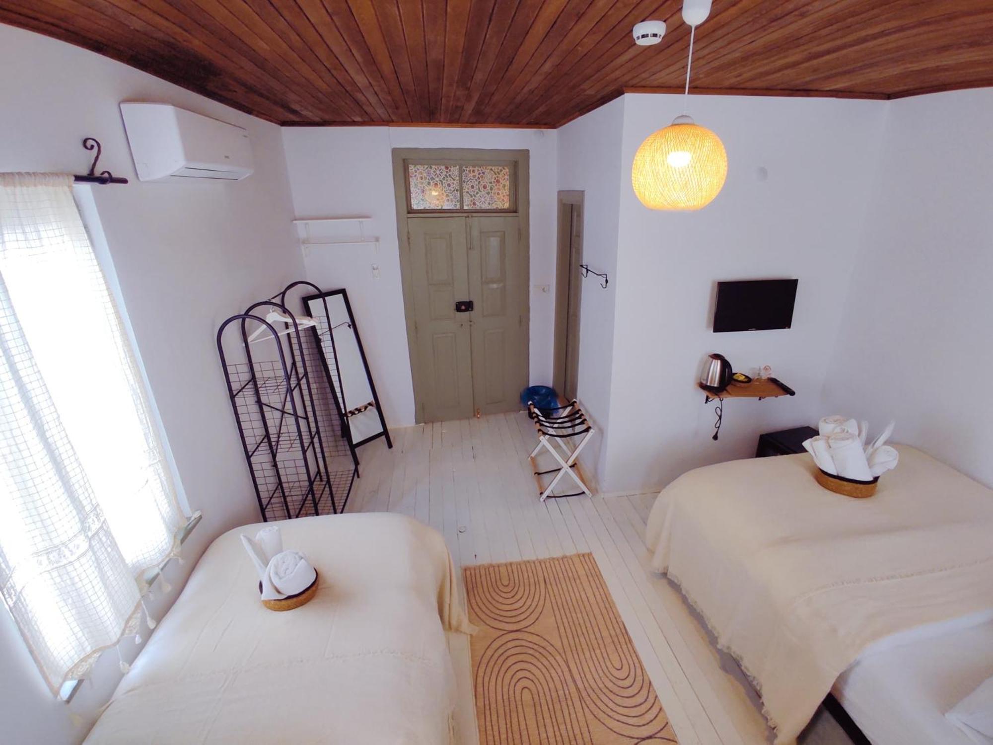 Kidoni Macaron Guesthouse Ayvalı Buitenkant foto