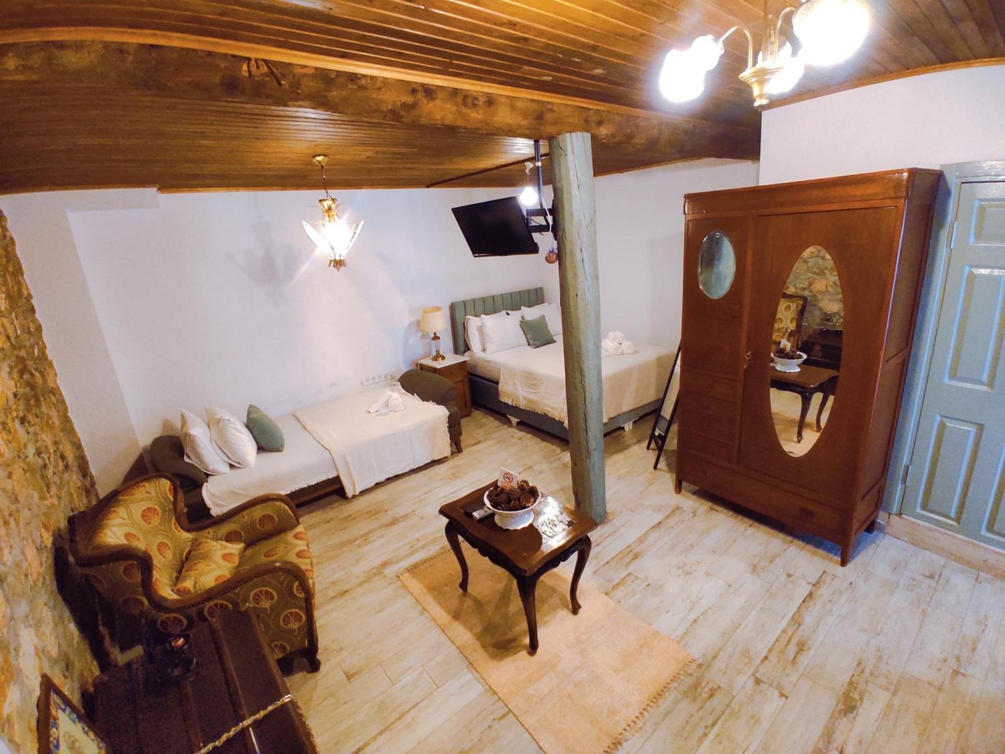 Kidoni Macaron Guesthouse Ayvalı Buitenkant foto