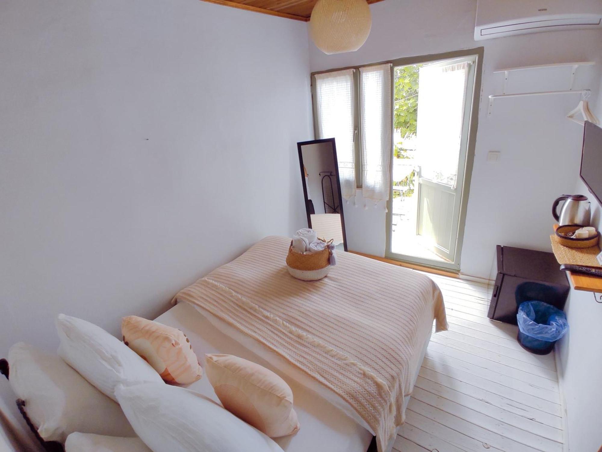 Kidoni Macaron Guesthouse Ayvalı Buitenkant foto